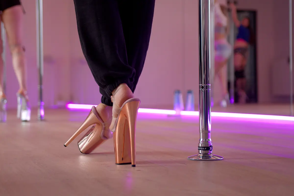 Pole Heels class at Flow Factory Brussels